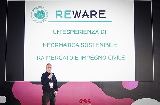Reware: ripartire dai rifiuti elettronici